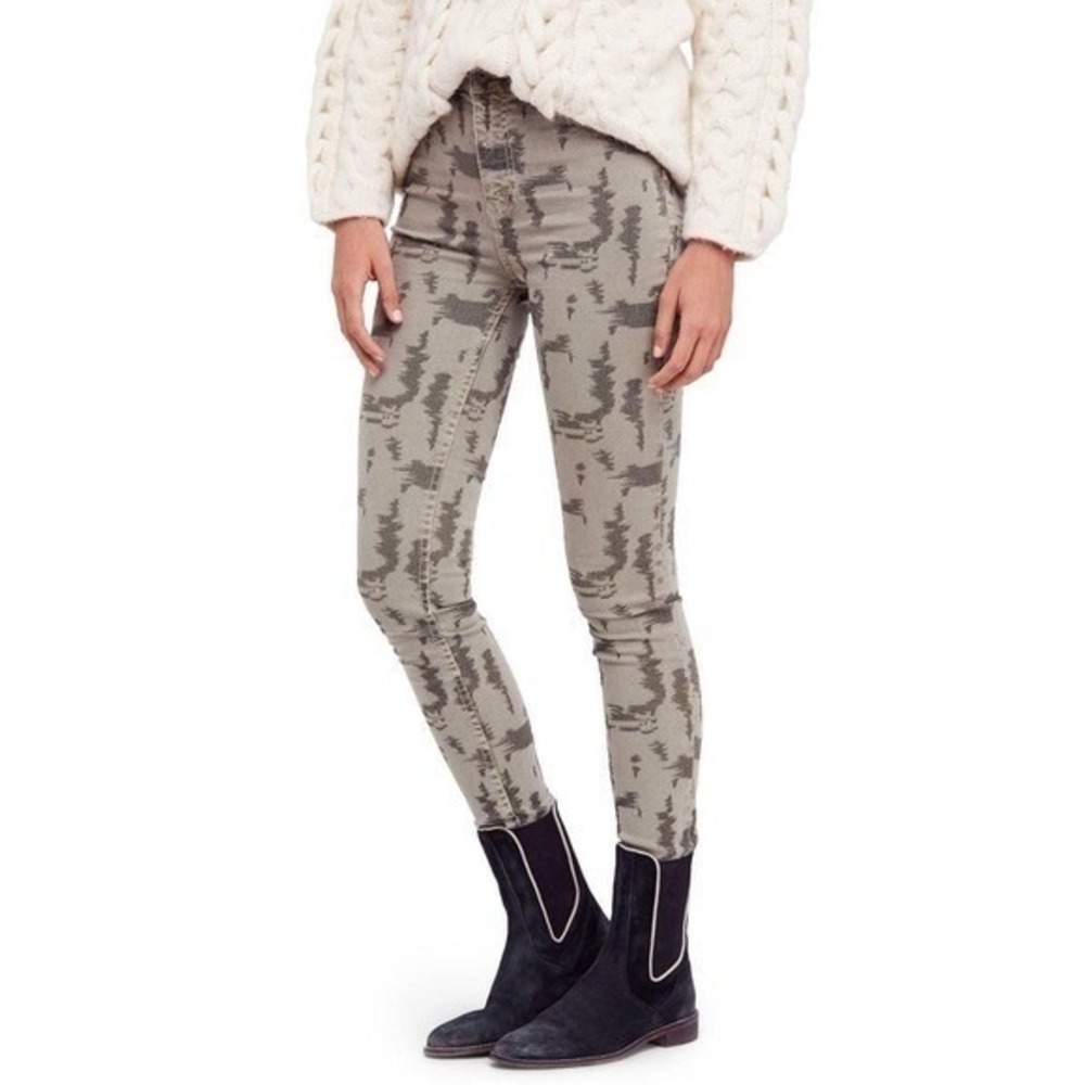 Free‎ People Women's Green Long and Lean Edgy Camo Skinny Denim Jeans - 27